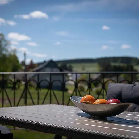 Altes Forsthaus - Im Obergeschoss アパート Ormont